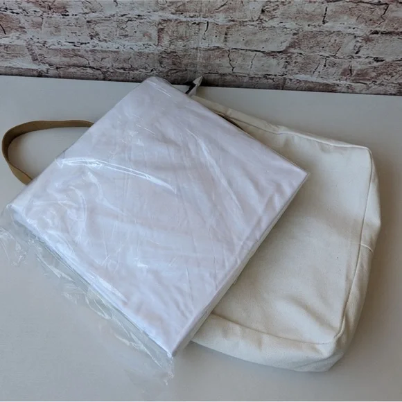 COZY EARTH Bamboo Individual Flat Sheet
Size Twin 39” X 75” X 18” - Picture 6 of 8